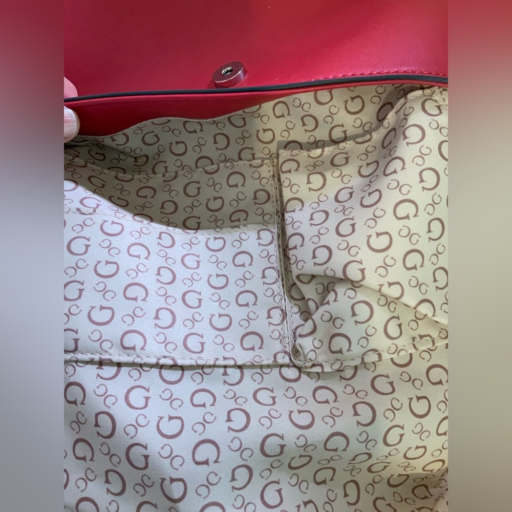 GUESS - Picture 11 of 11